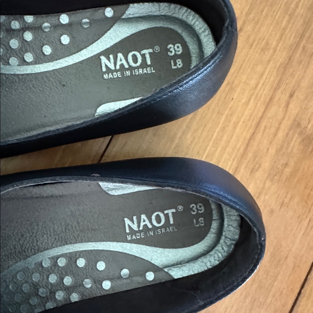 Naot Bentu black loafers with silver buckle  size 39 or 8.5 - Picture 5 of 6